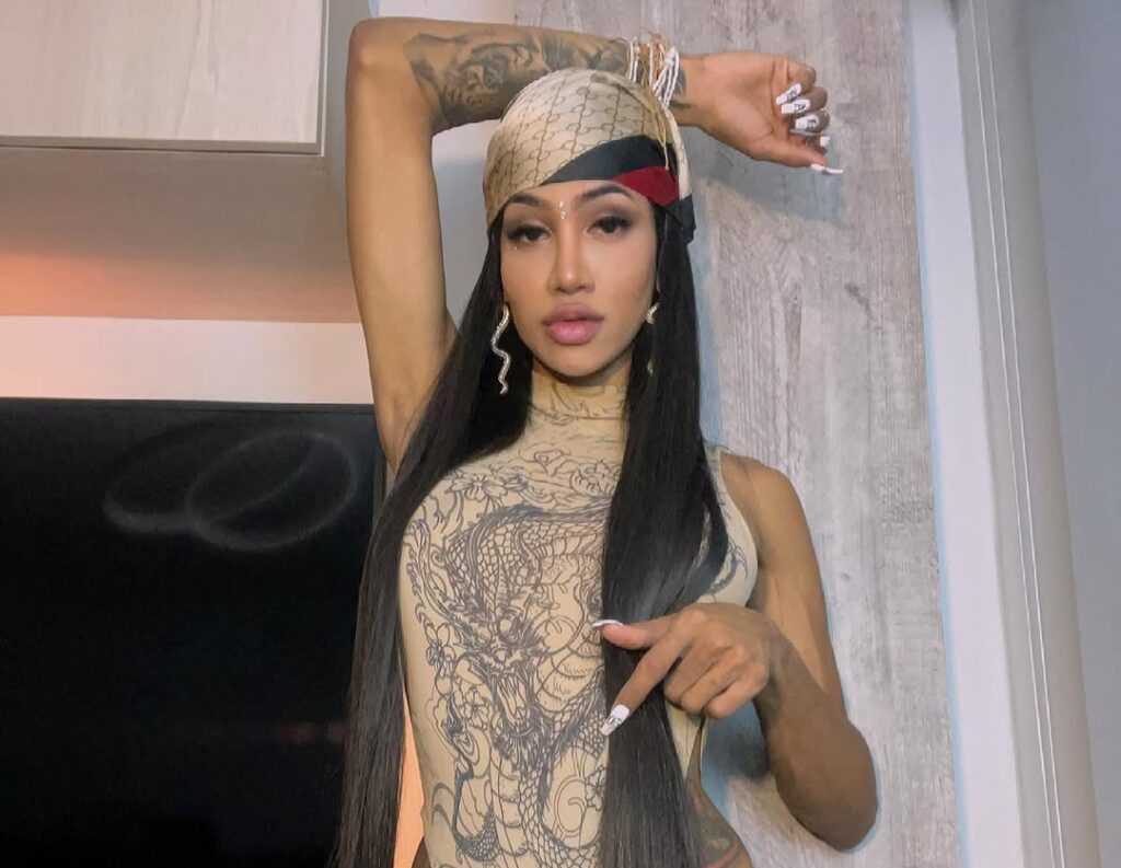 Laura Saenz: Age, Bio, Career & Net Worth 2025