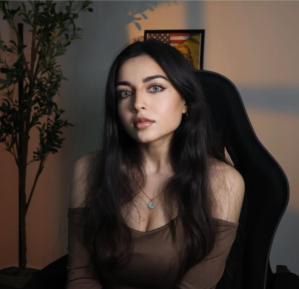 Zara Dar Age, Bio, Career, Height, Net Worth 2025